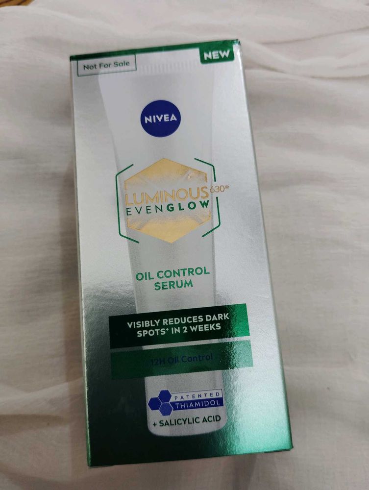 Nivea Luminous Evenglow Oil Control Serum