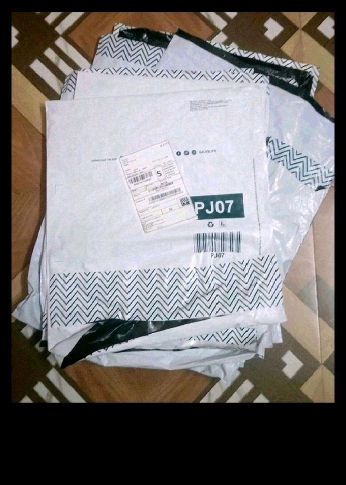 20 Shipping Bags