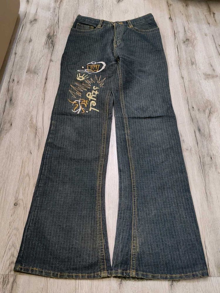 Ma1823 Sabrin bootcut jeans waist 28 inches