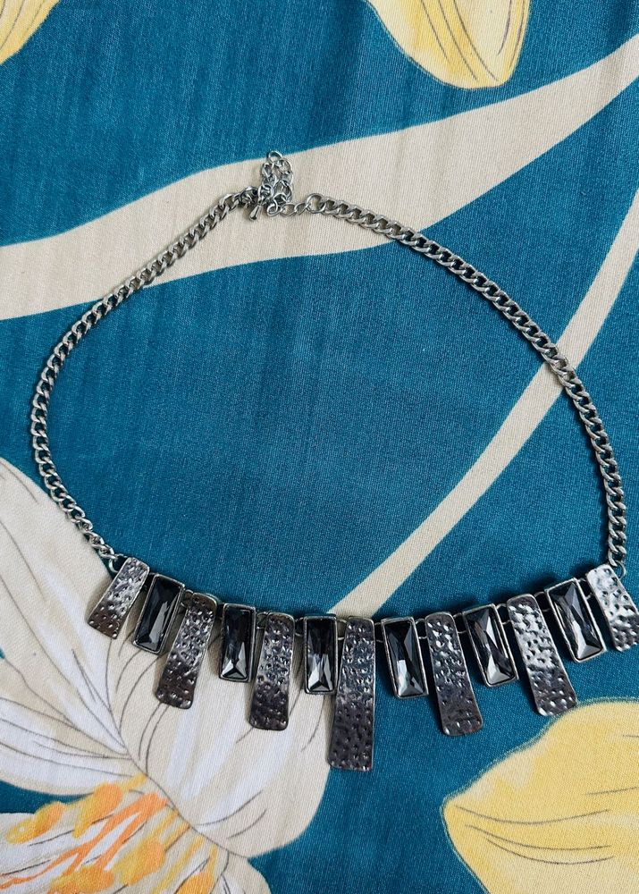 Stylish Chocker