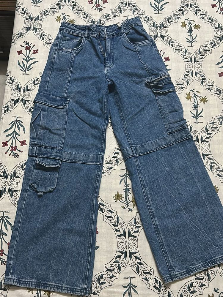 A Classic Denim Cargo With Beautiful Pockets
