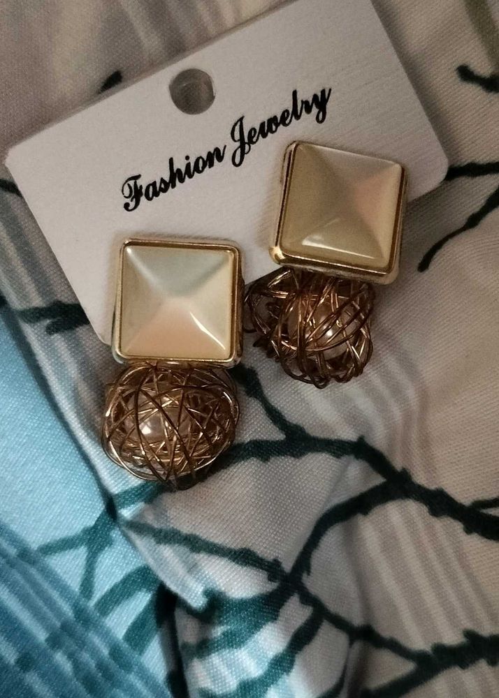 Fashionable Square Drop Earrings