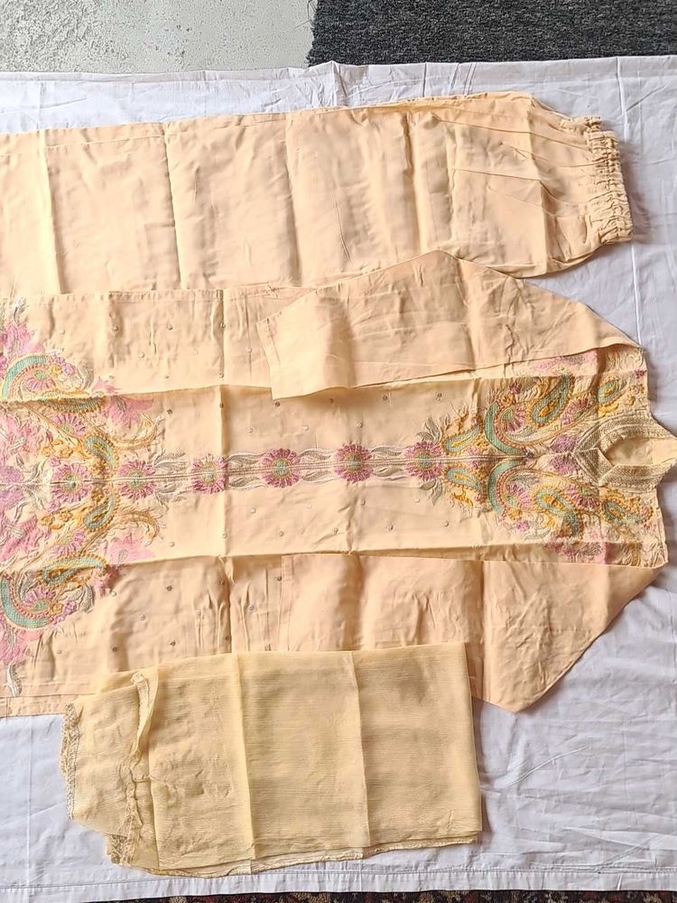 GOLD  Embroidered Pakistani Suit Set
