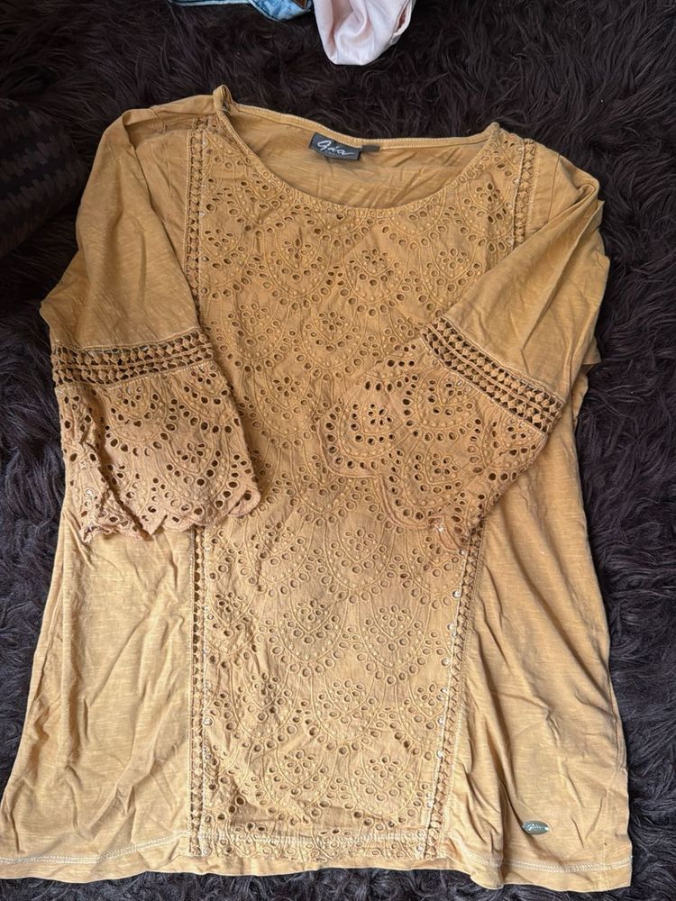 Gia Curves Westside Embroidered Top