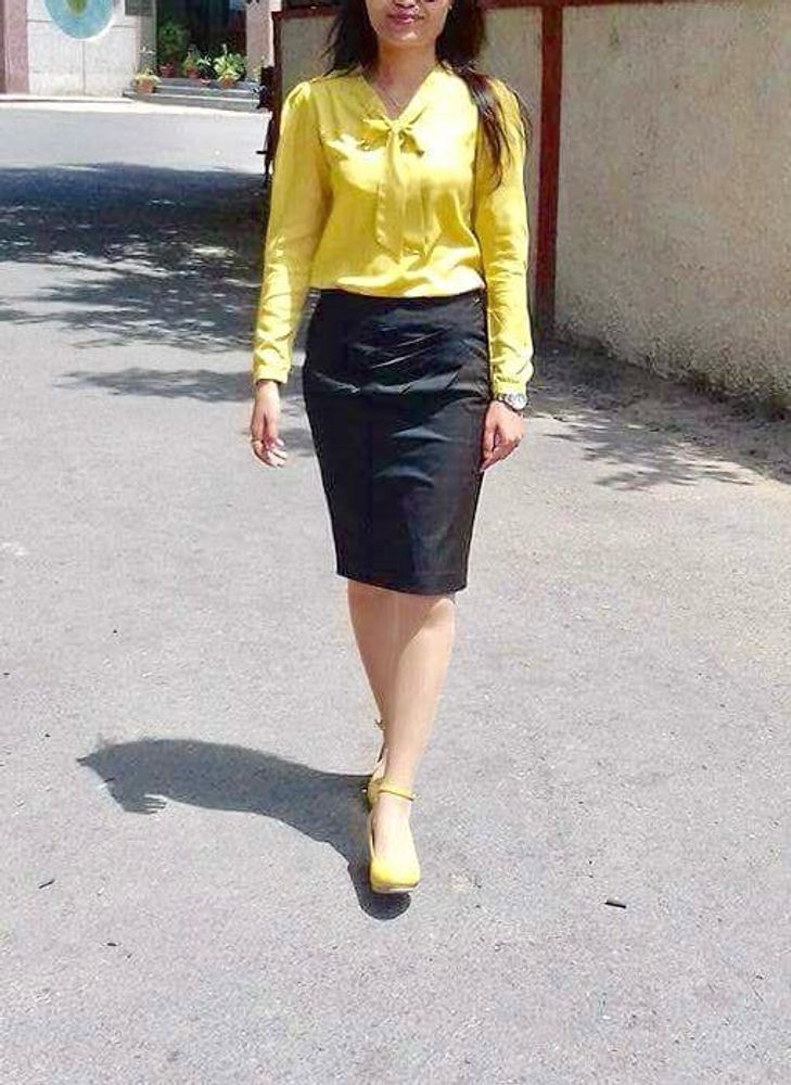 Chic Black Pencil Skirt