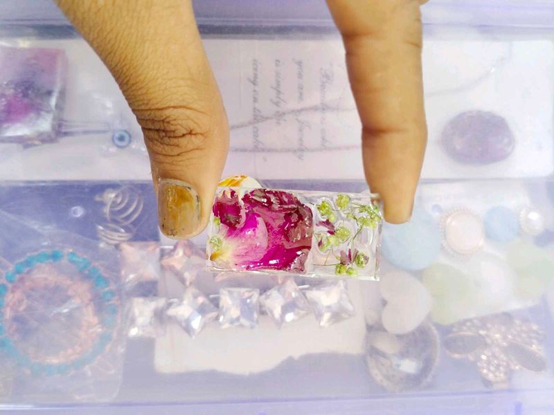 Customize Real Flower Pettels Resin Pendants
