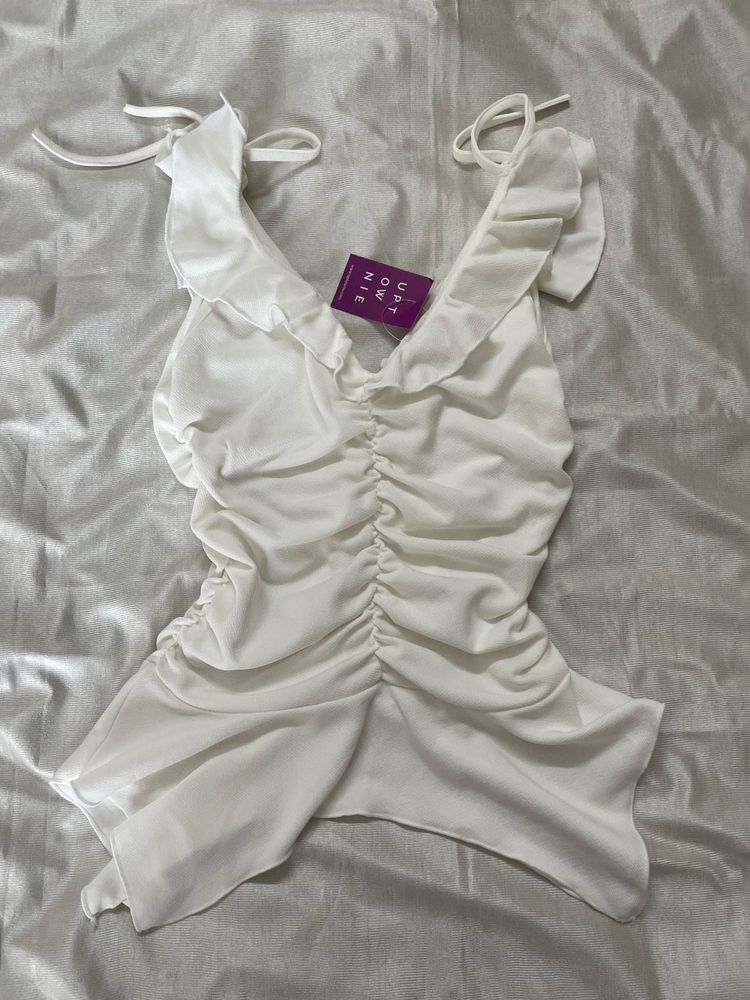 Chic White Ruffled Ruched Top