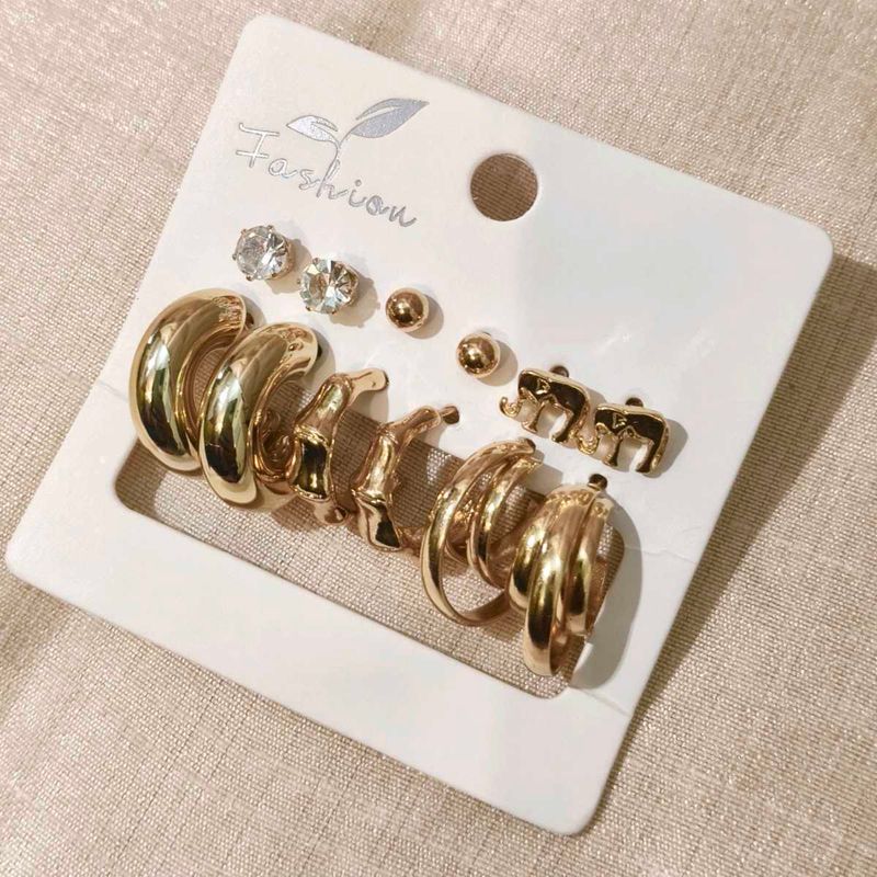 Gold Earring Set ✨