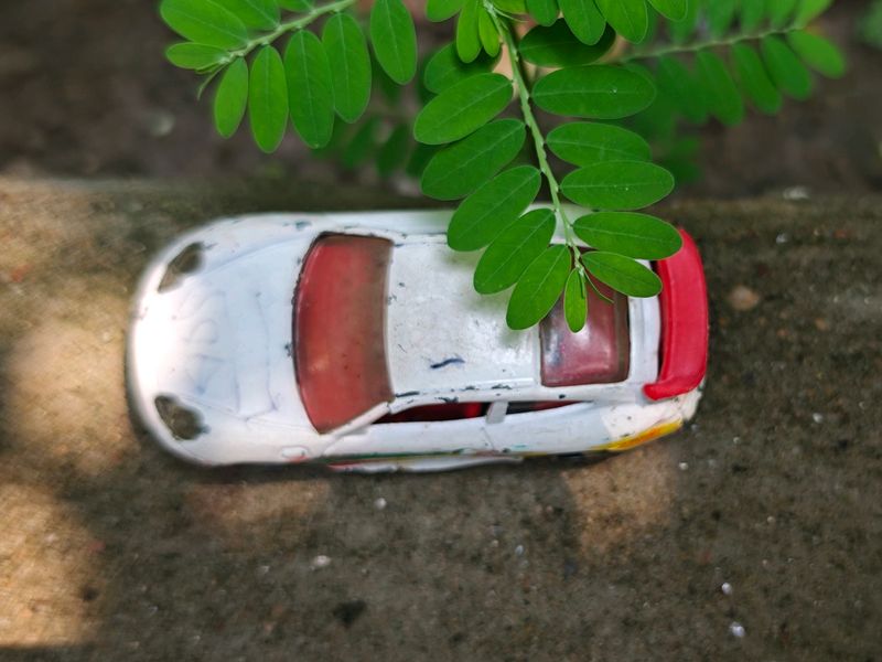 4 Leo Mattle India Hotwheels Models 40+ Year Ol