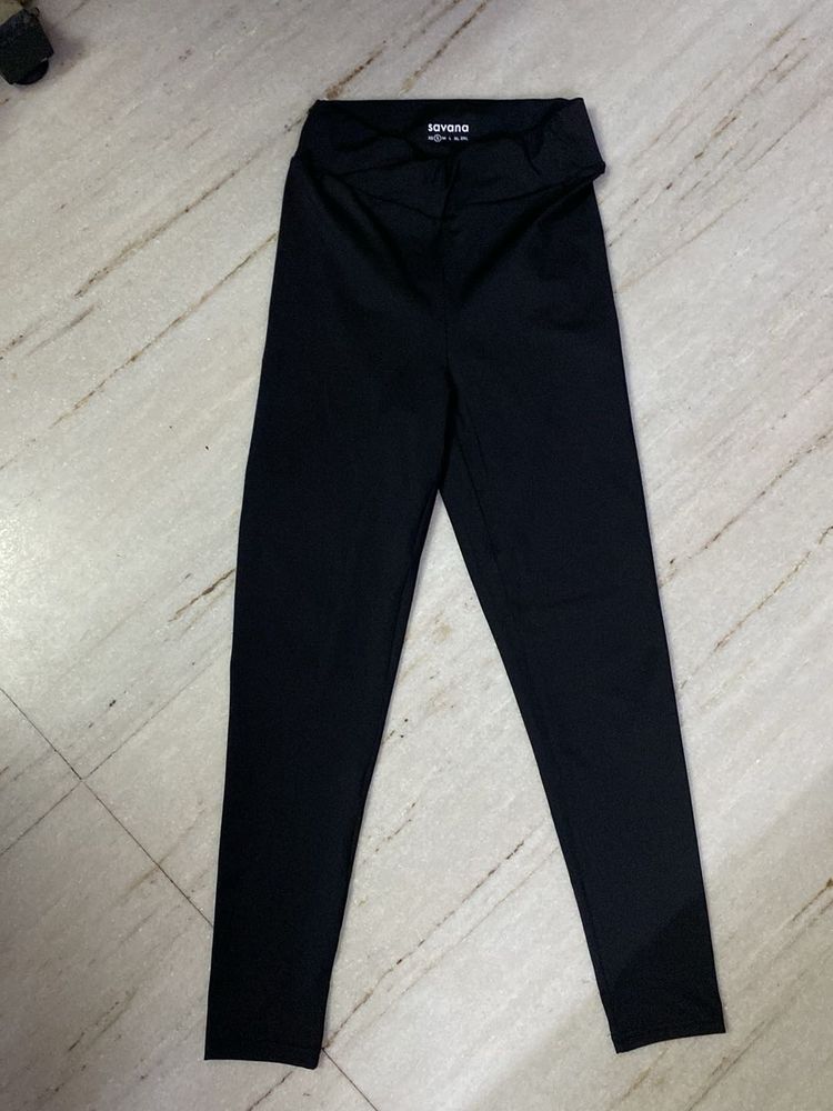 Crisscross Waist Black Leggings