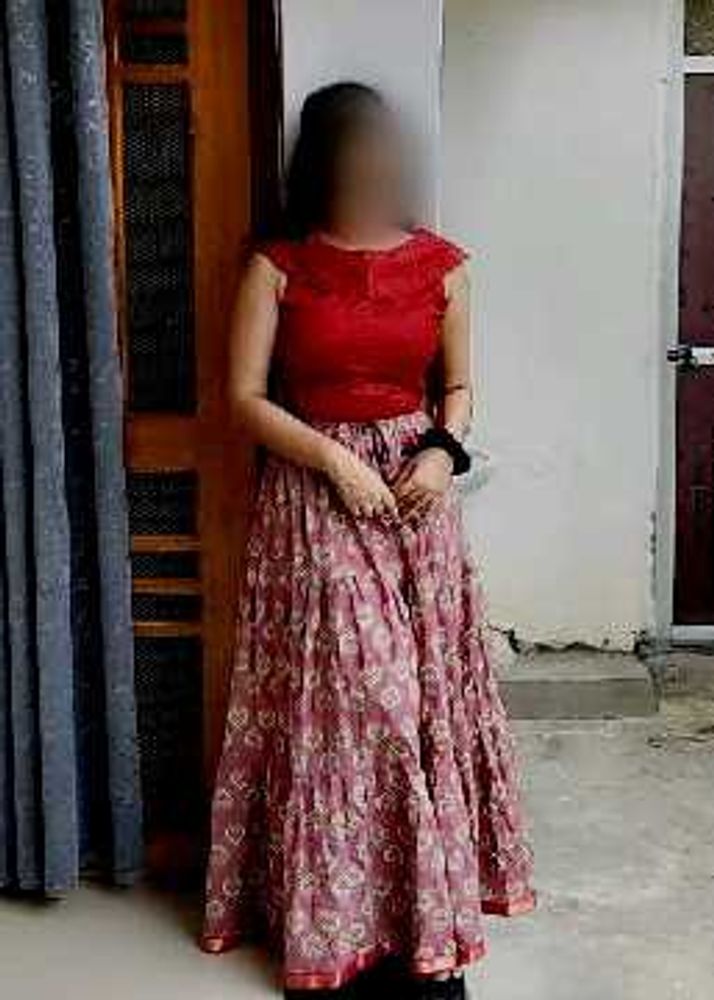 Elegant skirt and top set