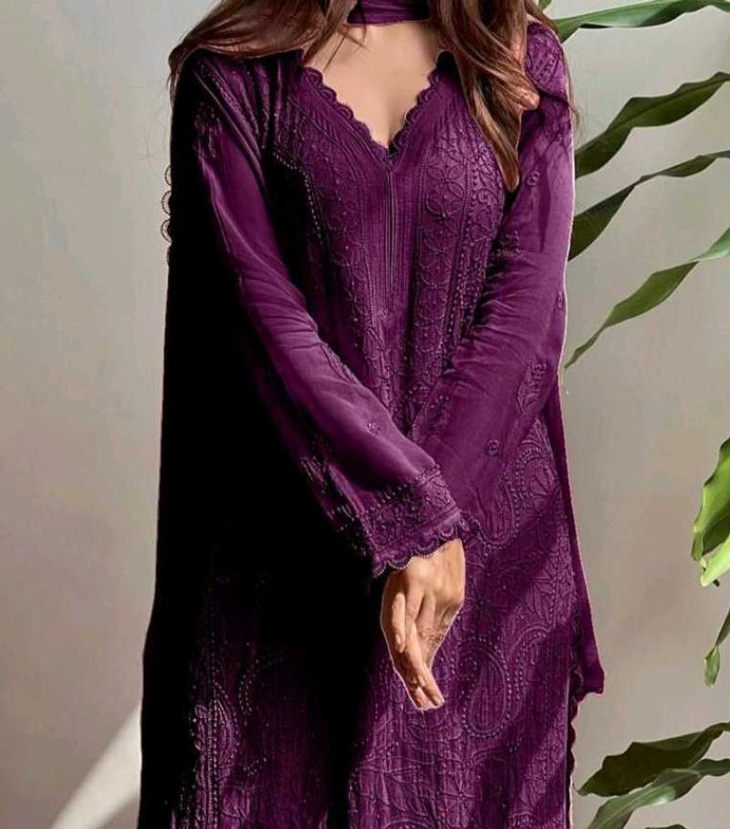Elegant Purple Embroidered Kurta
