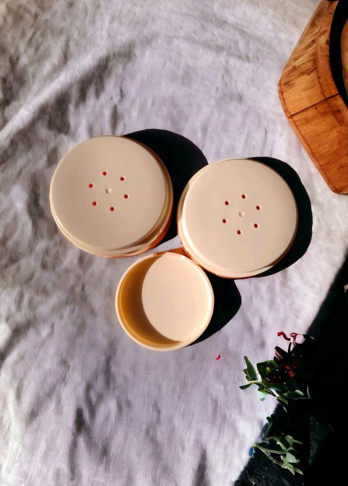 Tupperware Salt And Pepper Shaker