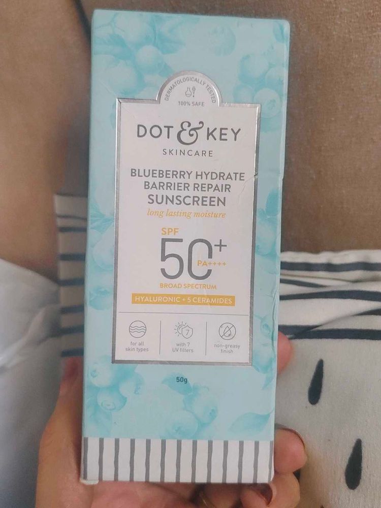 Dot &amp; Key Blueberry Hydrate Barrier Repair Sunscre