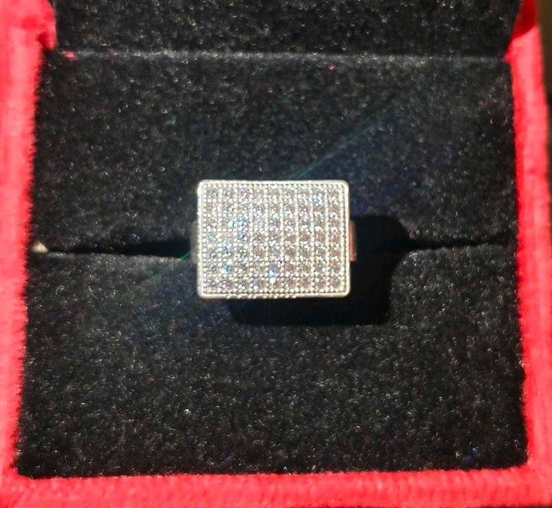 Sparkling gents Silver Ring