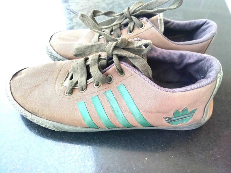 Adidas  Sneakers