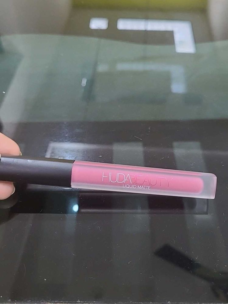 Huda Beauty Liquid Matte Lipstick