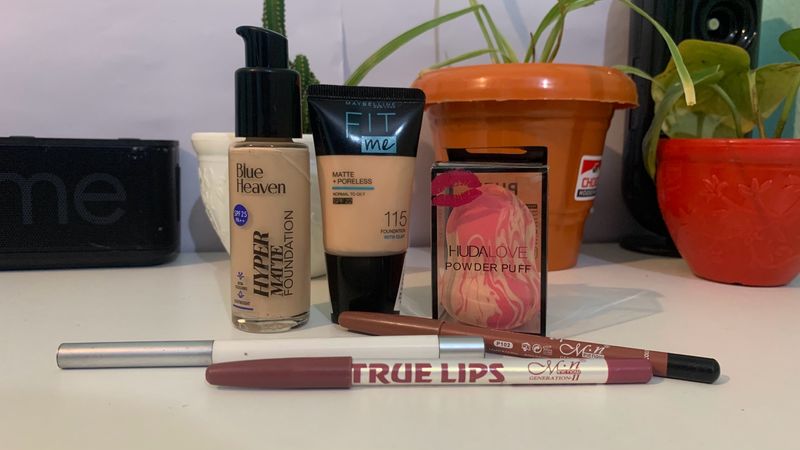 Maybelline Fit Me, Blue Heaven Foundations, One Beauty Blender,( Free 2 Lipliner and 1 White Kajal)