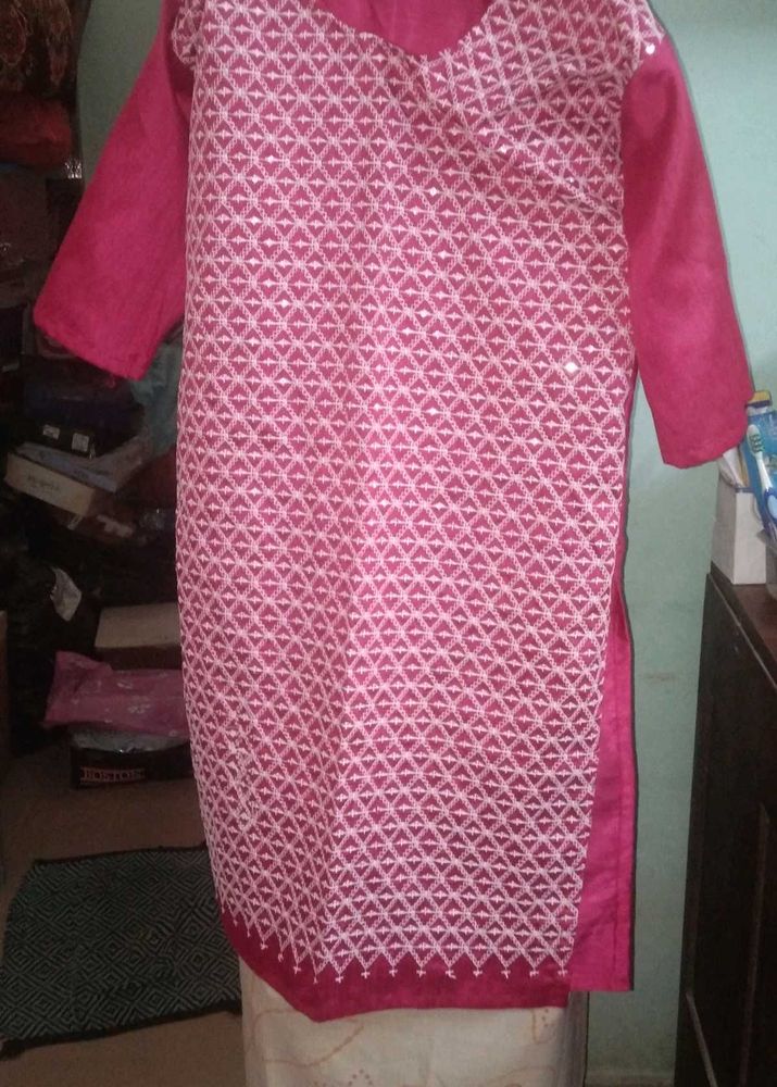 Embroidered Magenta Kurta