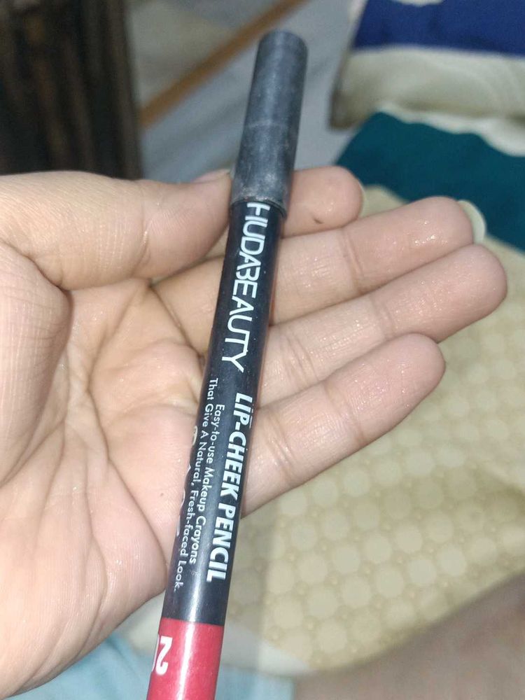 Huda Beauty Lip Contour With Avon Shade Stick