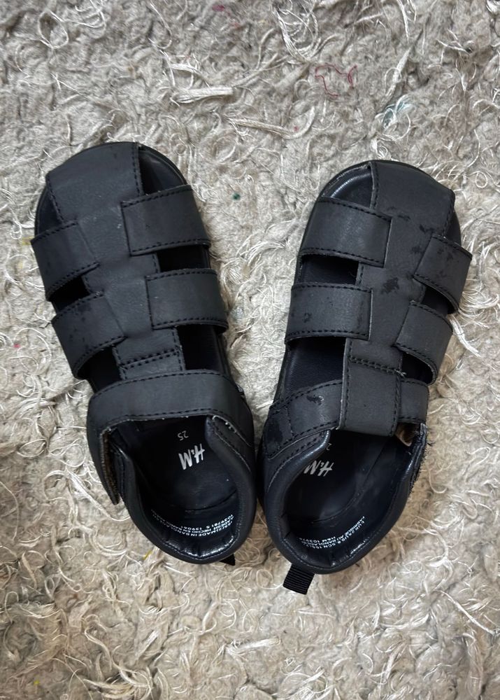 H&amp;M Kids Black Fisherman Sandals - Size 25