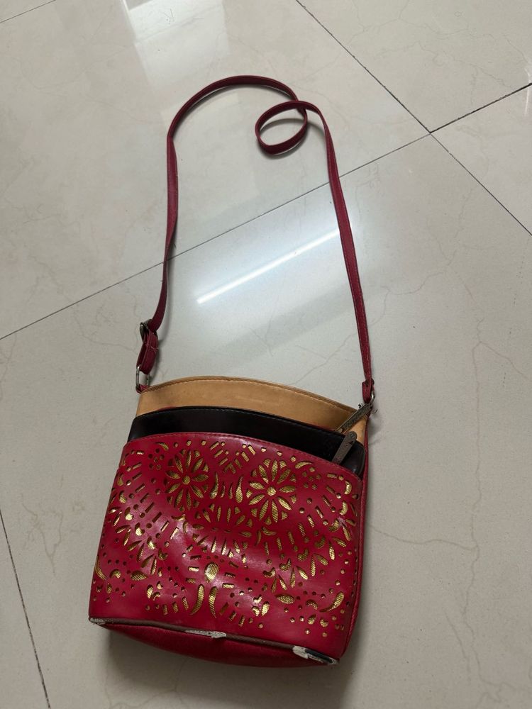 Multiple Pockets  Sling Bag