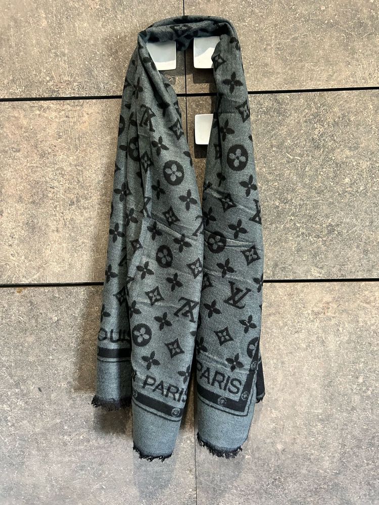 LV Scarf