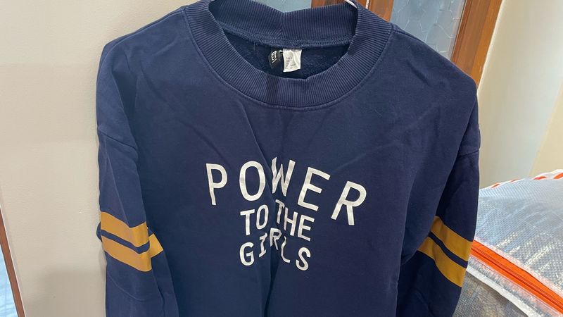 Cute H&amp;M Sweatshirt