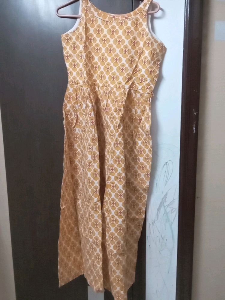 Kurti With Orange Dupatta