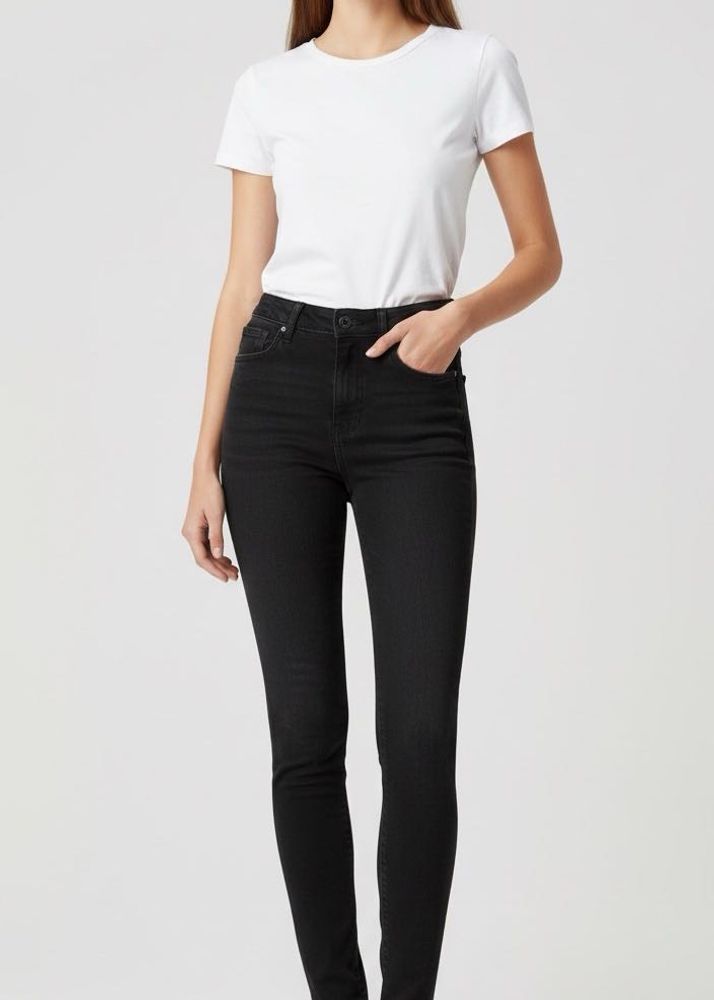 Black Skinny Jeans (High Rise)