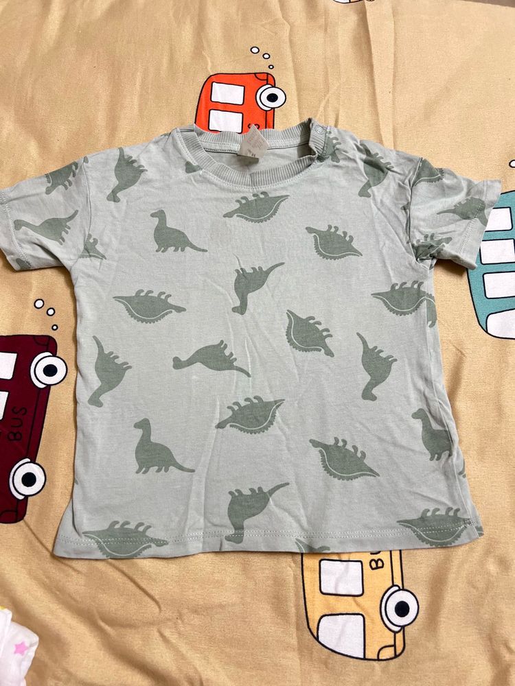 H&amp;M Cute Dinosaur Tee