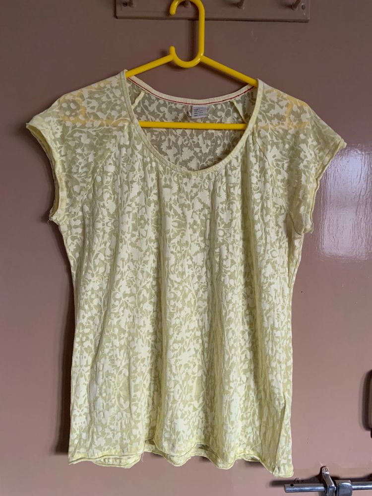 Levi’s Floral Lace Top With Inner