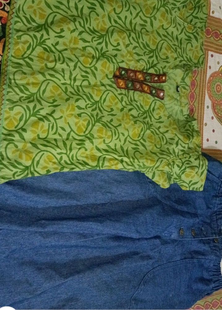 Combo Of Short Kurti And Wide Leg Jeans 😌