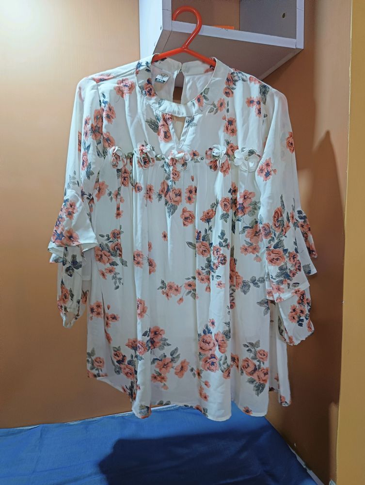 Floral Top With Ruffled Sleeves