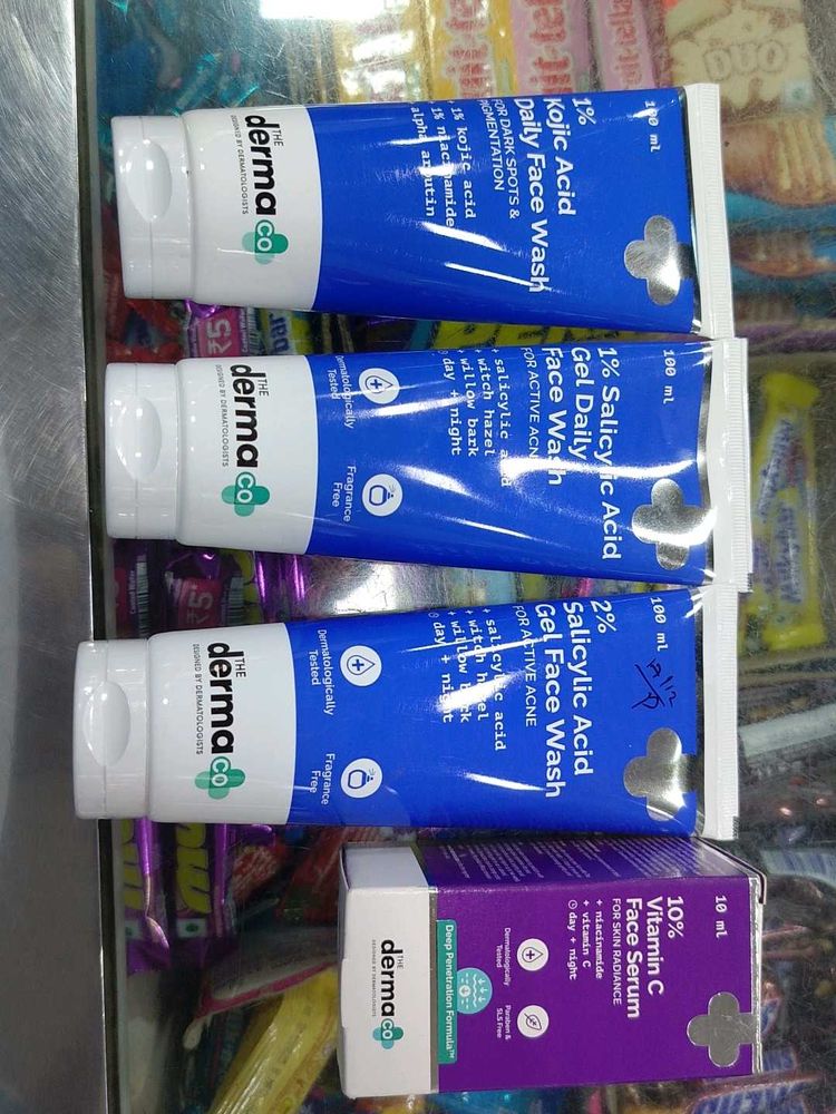 Derma Co. Face Wash &amp; Serum ( only 1 price)