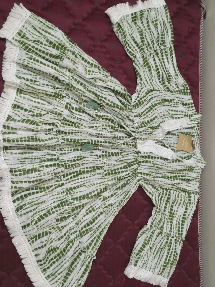 A Pretty Boho-chic Dress