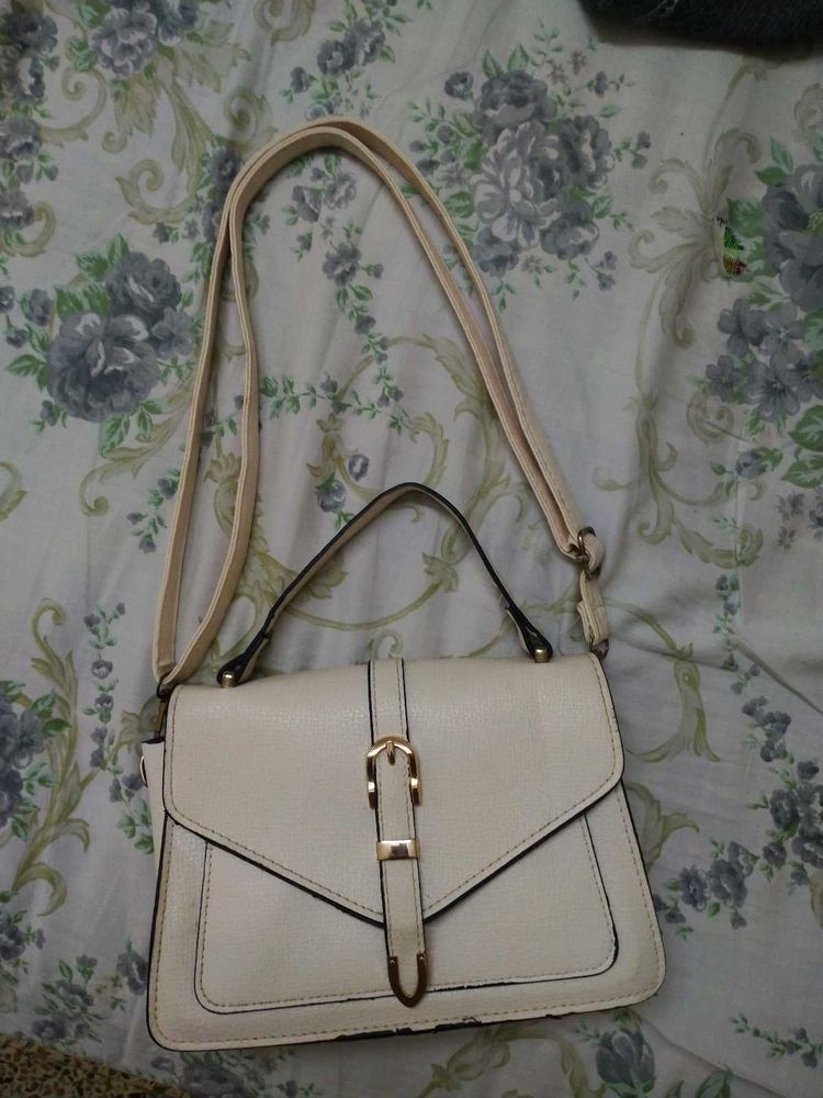 White Stylish Bag 🤍