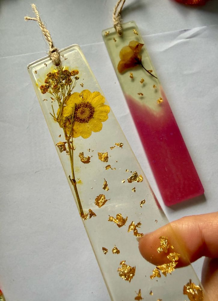 🌸🌸 Floral Resin Bookmarks (2)