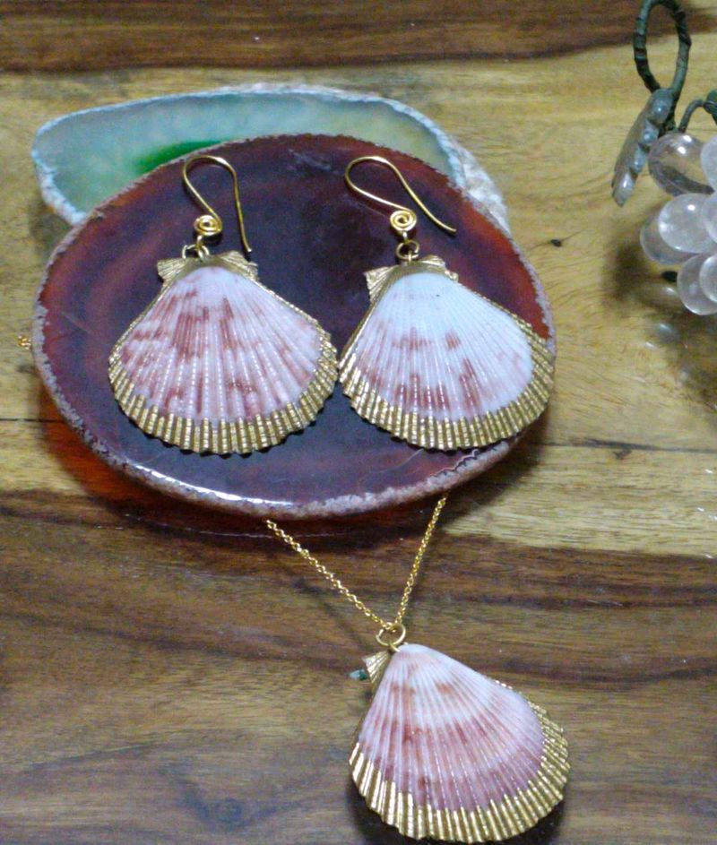 Handmade Seashell Earrings And Necklace Set