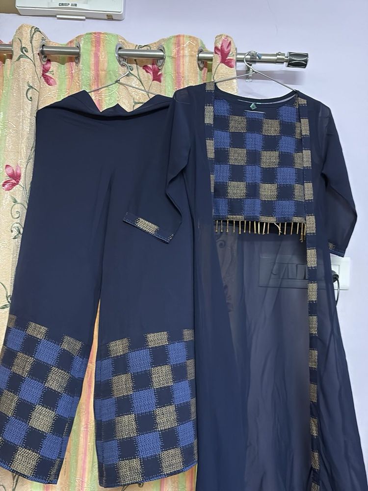 Elegant Navy Blue Pant Suit with Checkered Detail