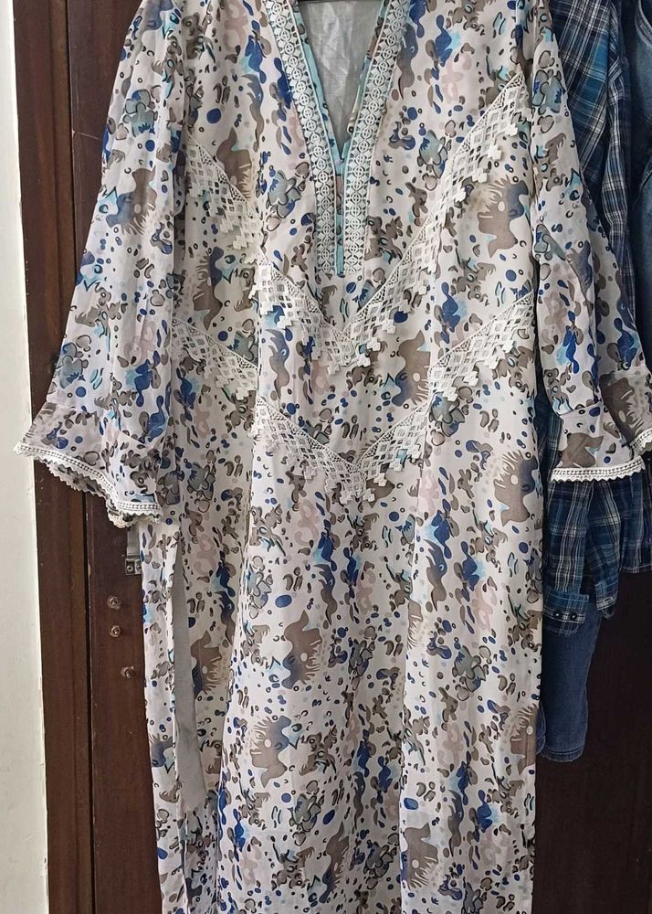 Pakistani Georgette Suit.