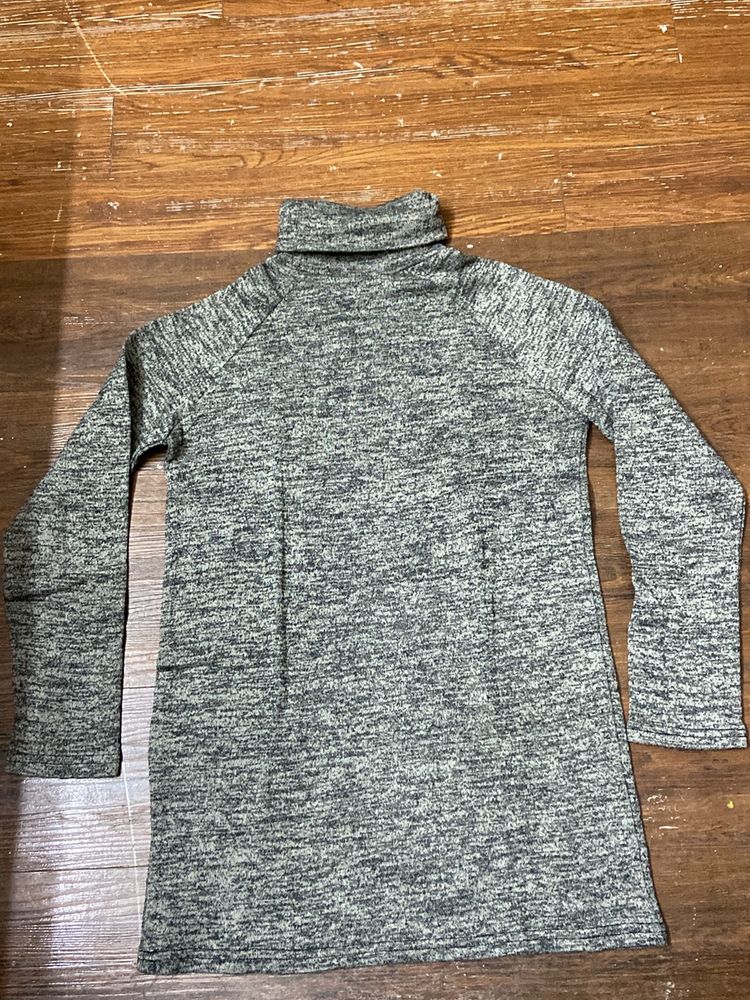 Turtle Neck Sweatshirt