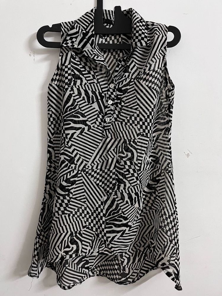 Striped black and white Sleeveless Top,size-S/M