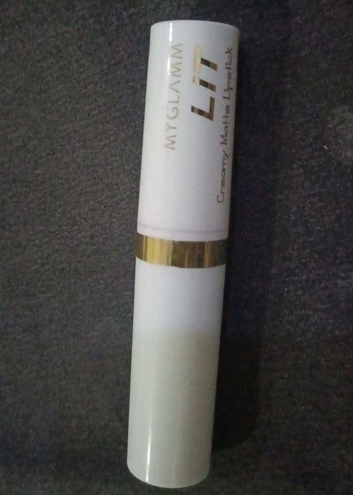 MyGlamm LIT Creamy Matte Lipstick