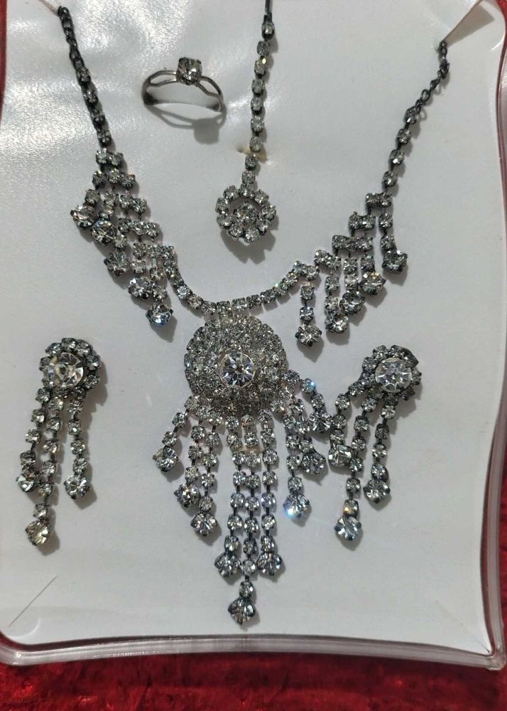 Sparkling Jewelry Set 1
