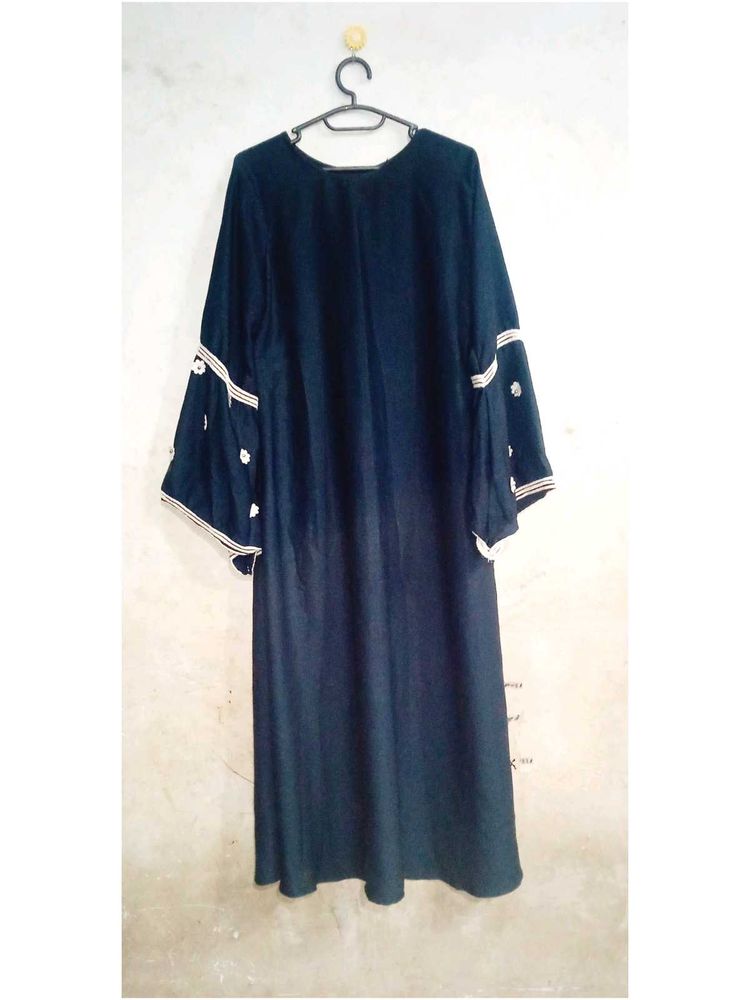 Heavy Fabric Abaya With Thread Embroidery