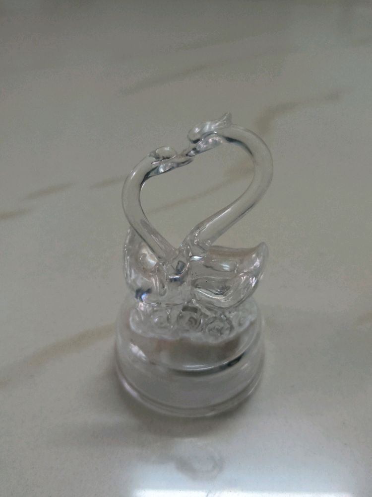 Swan Showpiece