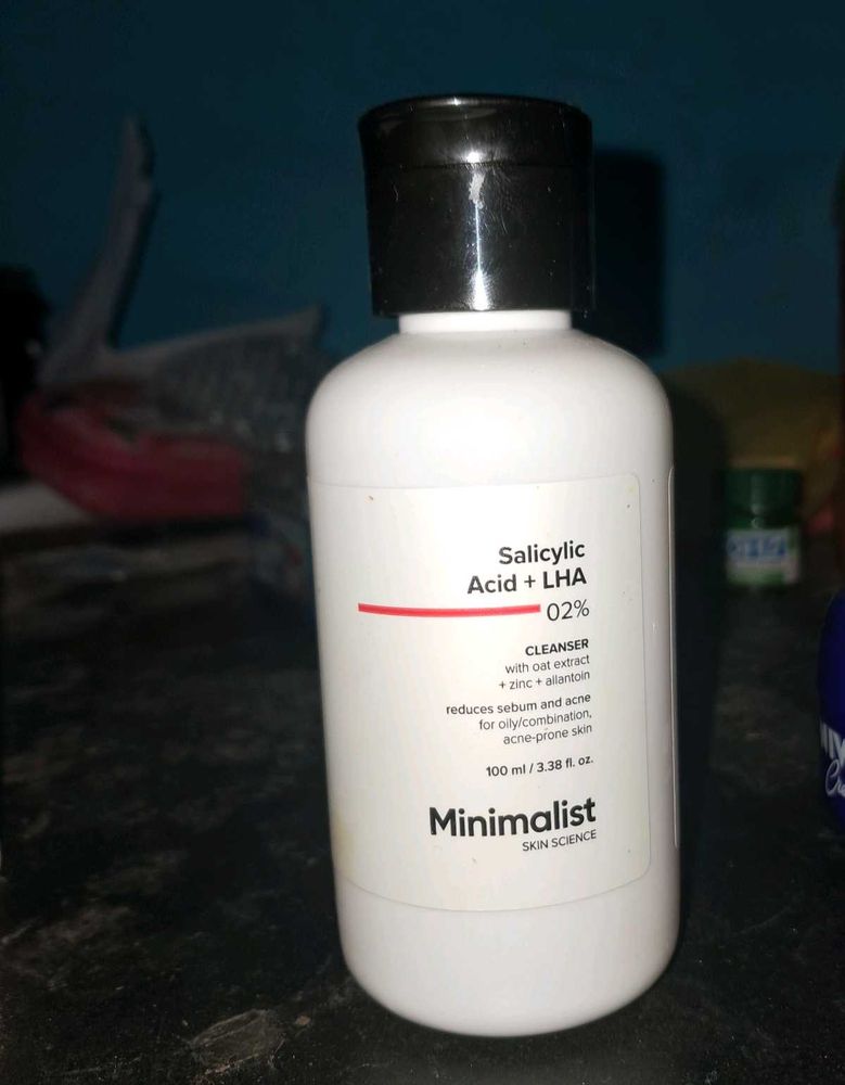 Minimalist Salicylic Acid Cleanser