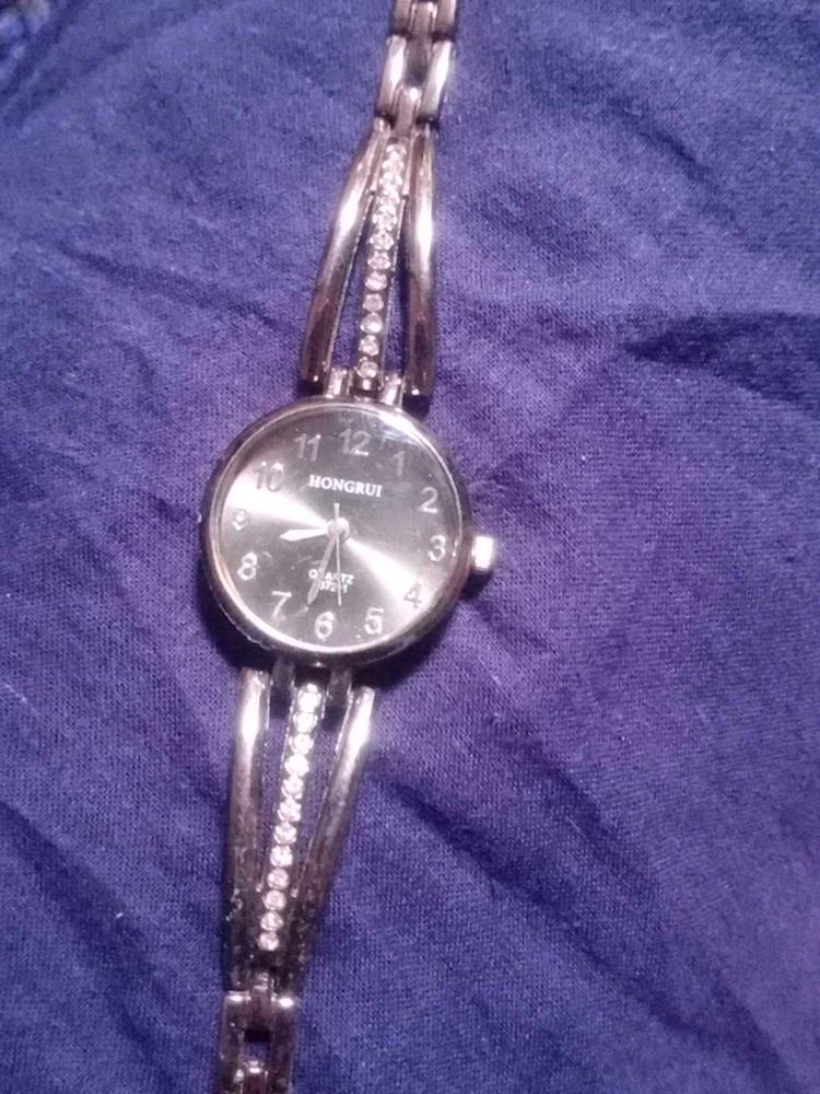 Elegant Women&#39;s Watch