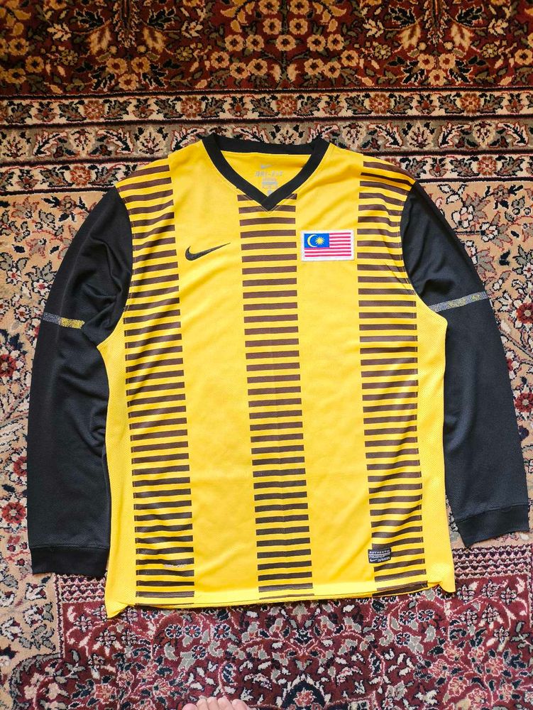 NIKE MALAYSIA NATIONAL FOOTBALL JERSEY YELLOW